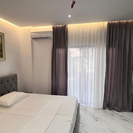 Lezet Hotel Sarandë Exteriér fotografie