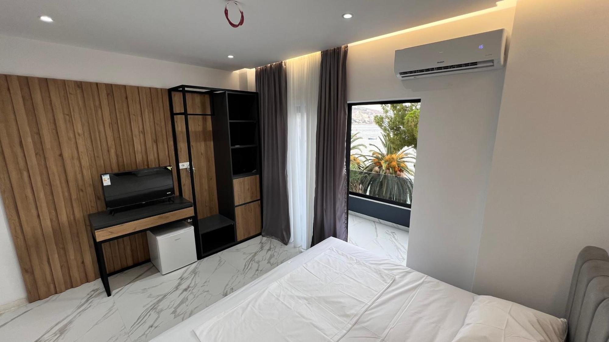 Lezet Hotel Sarandë Exteriér fotografie