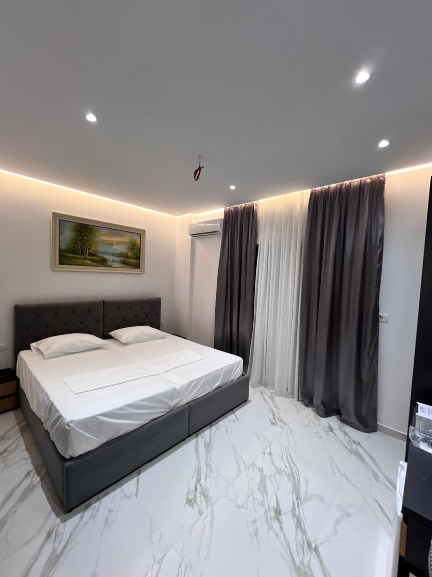 Lezet Hotel Sarandë Exteriér fotografie