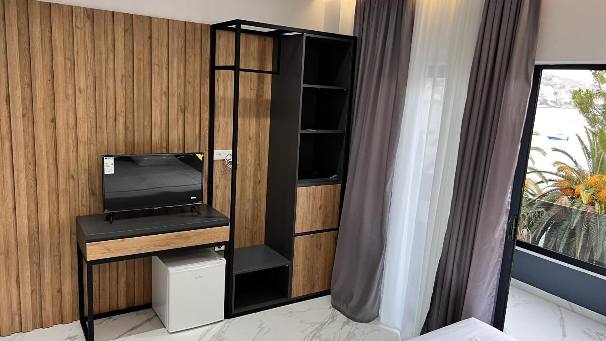 Lezet Hotel Sarandë Exteriér fotografie